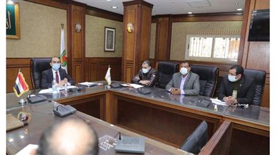 نائب محافظ سوهاج يطمئن على استمرار خدمات المراكز التكنولوجية