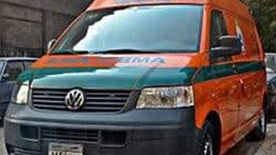 بسبب كرة.. إصابة طالب سقط من أعلى سور مدرسة بالدقهلية