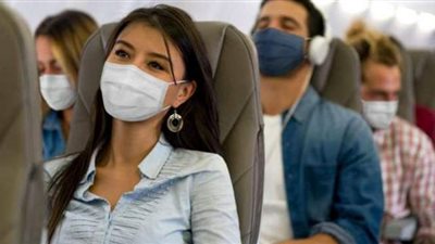 تصل إلى إلغاء رحلته... غرامة عدم ارتداء الكمامة على الطائرة