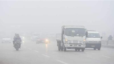 إعادة فتح طريق أسيوط الصحراوي عقب اختفاء الشبورة المائية