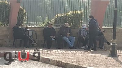 منير مكرم أول الحاضرين في جنازة هادي الجيار | صور