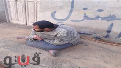 سر تقييد أم لنجلها الشاب في شجرة.. الزوج هرب بعد ولادته معاقاً.. والأم: 