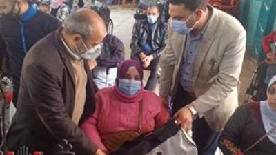 توزيع 63 شنطة على الرياضيين ذوي القدرات الخاصة بفاقوس