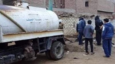 الجيزة تردم برك المياه الجوفية في الصف | صور