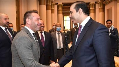 حازم إمام يستخرج كارنيه عضوية البرلمان | صور