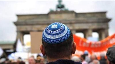 مزاعم النقاء العرقي 