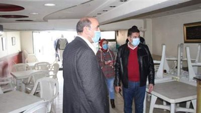 29 ألف جنيه غرامة مالية وغلق وتشميع 7 محال بحي الجمرك فى الإسكندرية | صور