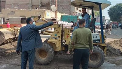 استمرار حملات النظافة بشوارع مدينة ملوي فى المنيا