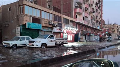 غرق شوارع أسوان بالمياه.. والأهالي يستنجدون بالمسؤولين | صور