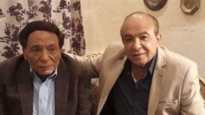 عادل إمام ينعى هادي الجيار: خالص العزاء للأسرة الكريمة