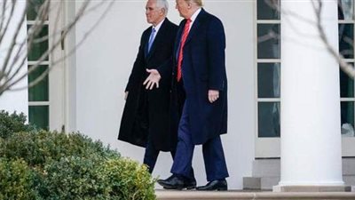 ماذا دار بين ترامب وبنس بعد فوضى الكونجرس؟