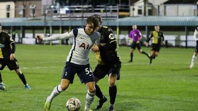 إيلفي ديفاين أصغر هداف في تاريخ توتنهام