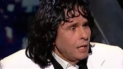 علي حميدة يبكى علي الهواء بعد تدهور حالته الصحية.. وأشرف زكى يتعهد بعلاجه