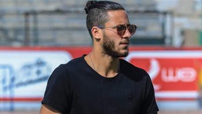 مصدر بالأهلي يكشف حقيقة عودة رمضان صبحي للنادي