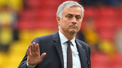 مورينيو: نستعد لمواجهة أستون فيلا في الموعد رغم كورونا