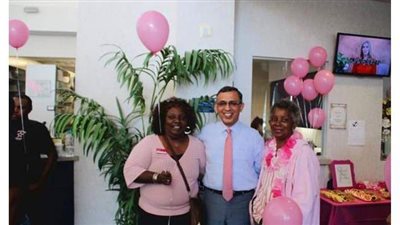 عمر عتيق.. قصة طبيب ألغى 650 ألف دولار من ديون مرضى السرطان بأمريكا