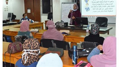 دورات تدريبية لتعلم لغة الإشارة لخدمة الفئات الخاصة بجامعة سوهاج