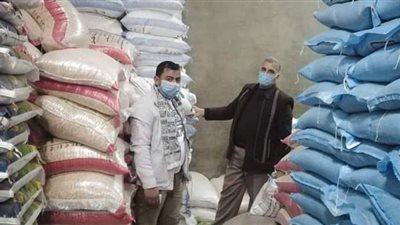 ضبط 108 كراتين زيت مجهولة المصدر في المنيا