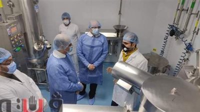 محافظ بني سويف ورئيس التنمية الصناعية يزوران مجمع بياض العرب | صور