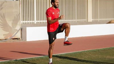 طبيب الأهلي يؤكد سلبية مسحة كورونا الثانية لمروان محسن