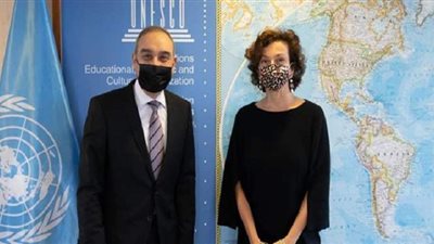 علاء يوسف مندوب مصر الدائم الجديد لدى اليونسكو يقدم أوراق اعتماده