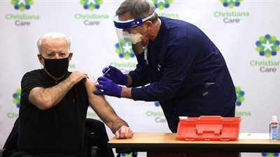 بايدن يتلقى الجرعة الثانية من لقاح كورونا.. ويؤكد: 