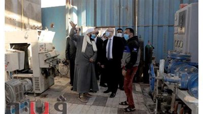محافظ بني سويف ورئيس التنمية الصناعية يتفقدان مصنع الأكسجين | صور