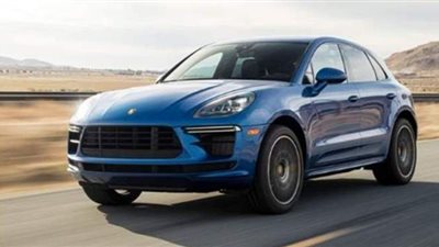 بورشه ماكان توربو تنافس بي إم دبليو X4 | فيديو