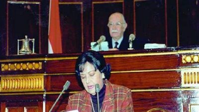 المليجي ومديحة يسري والفخراني.. مشاهير تحت قبة البرلمان المصري | صور