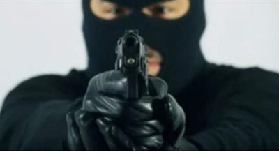 سطو مسلح على سائق لسرقة سيارته في الخانكة