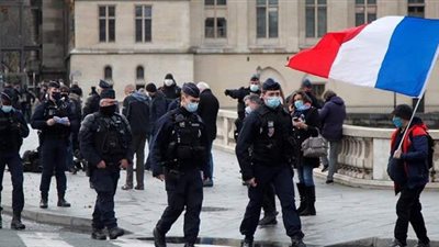 بعد مقتل صموئيل باتي.. مدرسة فرنسية تغلق أبوابها إثر رسائل تهديد لمعلميها