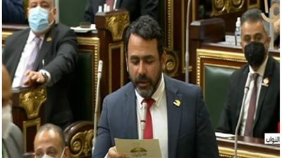 الإعلامي يوسف الحسيني يؤدي اليمين الدستورية عضواً بالبرلمان | فيديو