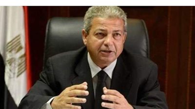 وزير الرياضة السابق يكشف سر أزمات نادي الإسماعيلي