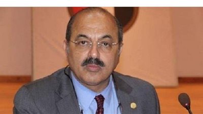 رئيس اللجنة الأولمبية يوجه رسالة دعم لمنتخب اليد