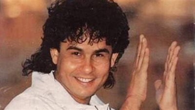 حكاية علي حميدة .. من أغنى مطرب في مصر إلي فقير لا يملك ثمن العلاج