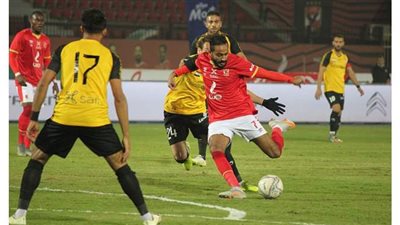 25 دقيقة.. الأهلي يبحث عن الهدف الأول أمام الإنتاج الحربي