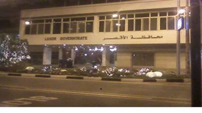 تركيب 50 عامود إنارة بمنطقة المستشفى الجديدة بإسنا في الأقصر