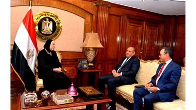 ​جامع تبحث مع مسئولي التجاري وفا بنك الاستفادة من البرامج التمويلية في تعزيز التواجد في الأسواق الأفريقية