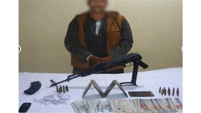 سقوط عنصر اجرامى يدير وكرا لتجارة الحشيش والهيروين بالجيزة