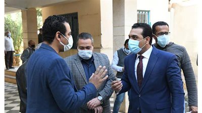 نائب محافظ قنا يتفقد وحدة صحة القلعة والبراهمة بمركز قفط | صور