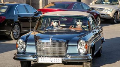 تركي أل شيخ يثير اهتمام رواد مواقع التواصل بقيادة سيارة نادرة.. تعرف على مواصفاتها | صور