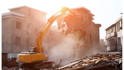 تفسير حلم هدم البيت في المنام وعلاقته بمواجهة أزمة مالية شديدة