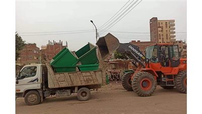 دعم منظومة النظافة في مركز بني مزار بـ115 حاوية قمامة