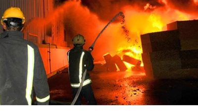 بعد افتتاحه بأيام.. حريق هائل يلتهم مطعمًا في الغربية