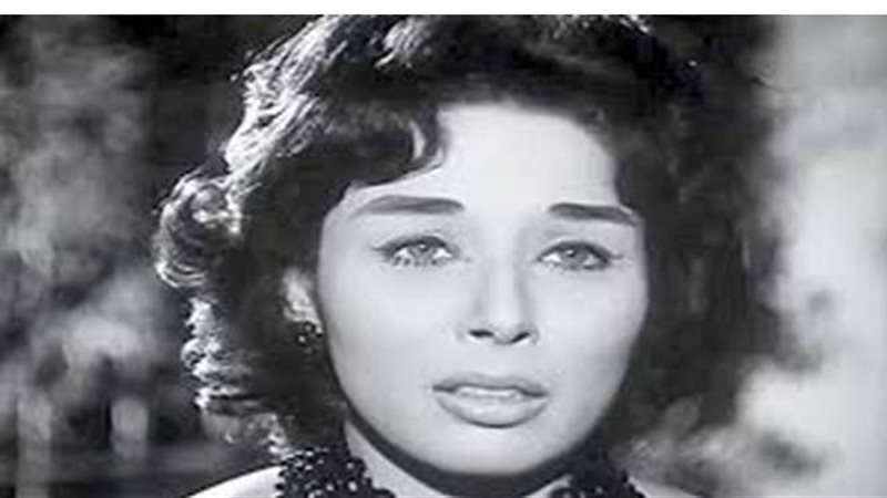 لبنى عبد العزيز فى