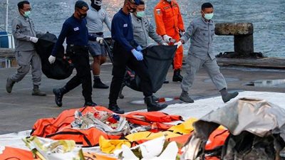 إندونيسيا تعلن توسيع عمليات البحث عن ضحايا وحطام الطائرة المنكوبة