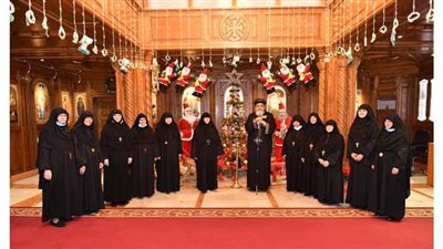 البابا تواضروس يلتقي رئيسات أديرة الراهبات