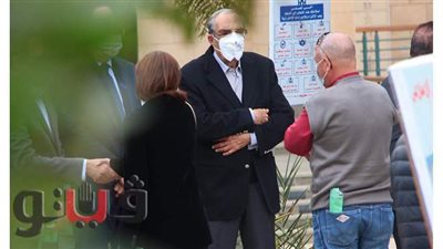 زكريا عزمي وإلهام شاهين يشاركان في جنازة صفوت الشريف | صور