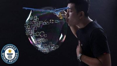 تايواني يدخل موسوعة جينيس بعد نفخ 783 فقاعة