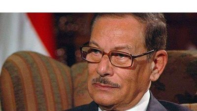 من دهاليز السلطة إلى القبر.. أهم محطات في مسيرة صفوت الشريف